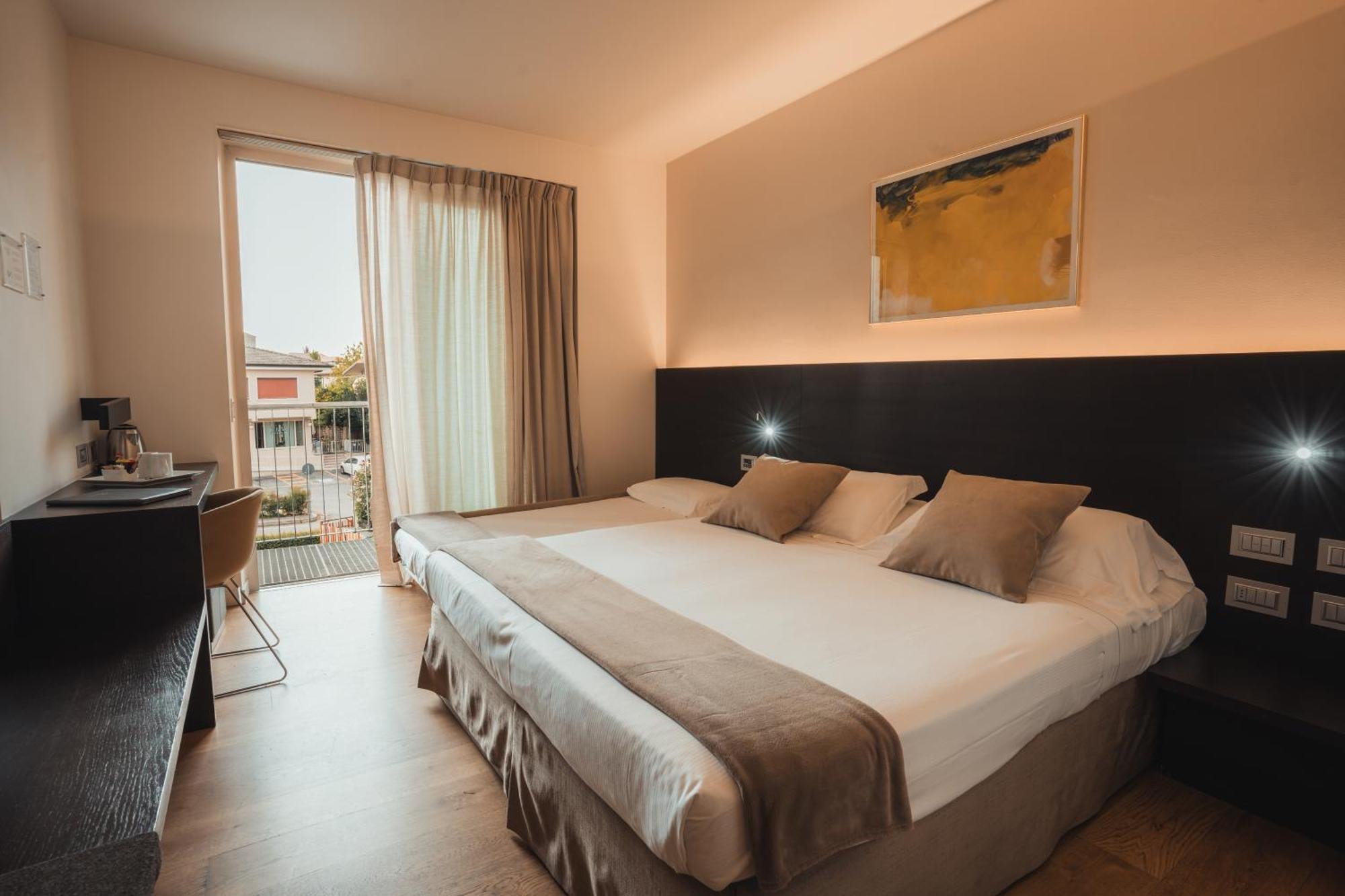 Mod 05 Bike Hotel ซานดรา ภายนอก รูปภาพ