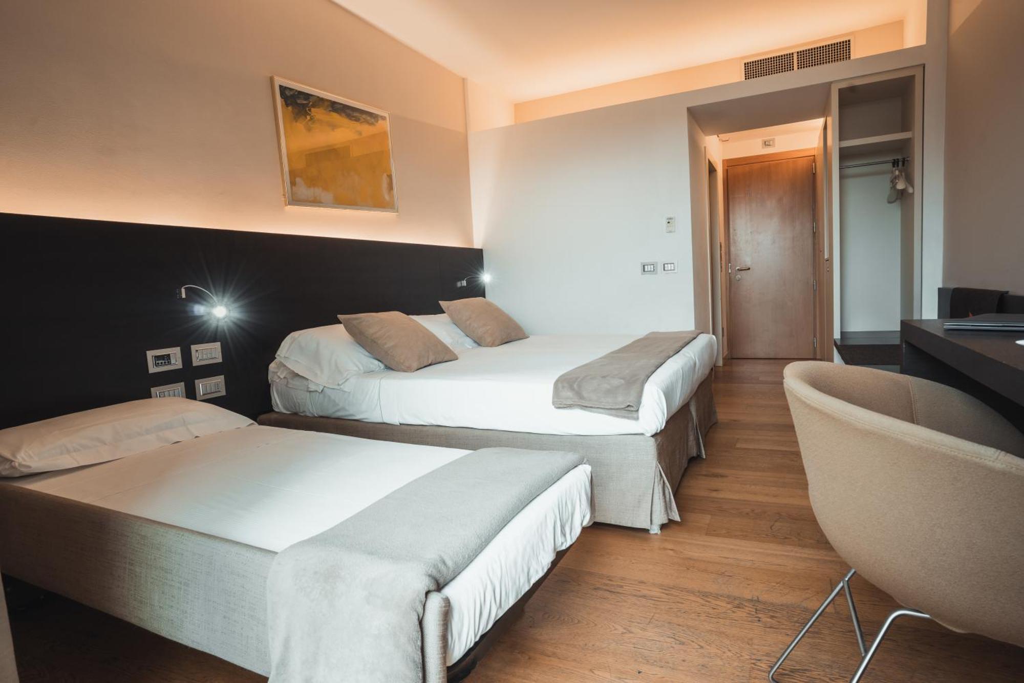 Mod 05 Bike Hotel ซานดรา ภายนอก รูปภาพ