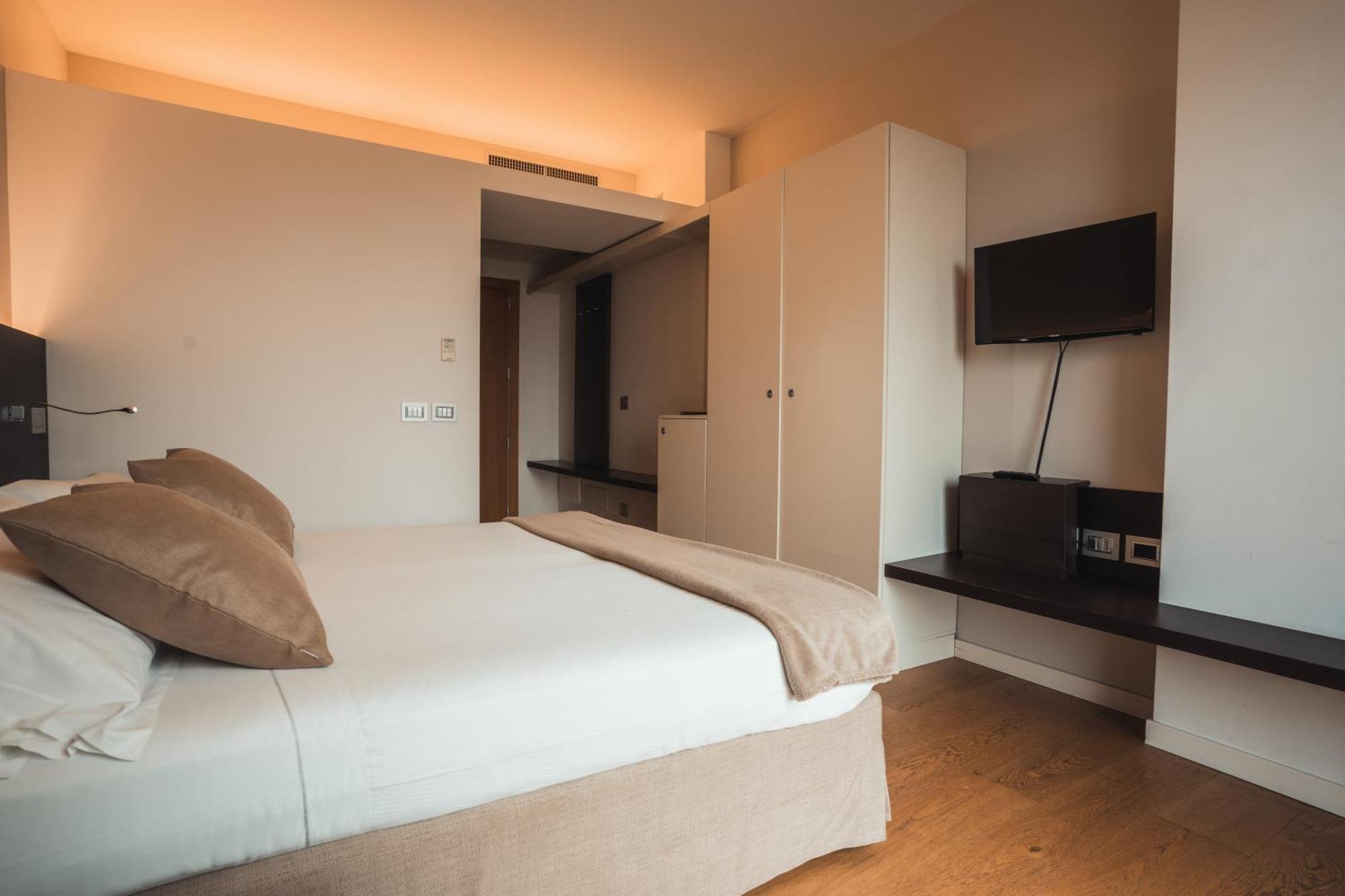 Mod 05 Bike Hotel ซานดรา ภายนอก รูปภาพ