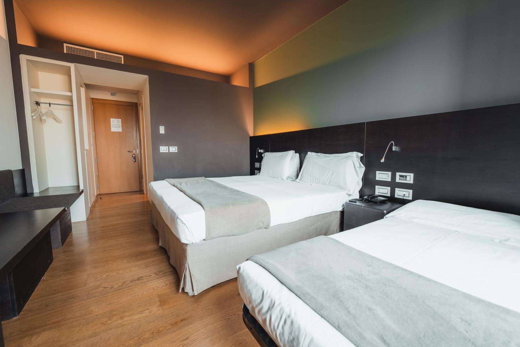 Mod 05 Bike Hotel ซานดรา ภายนอก รูปภาพ