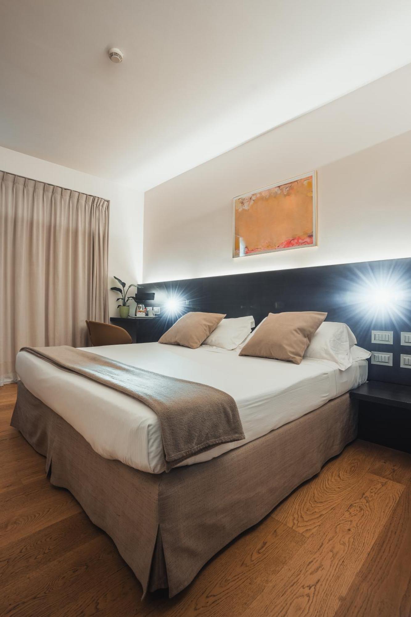 Mod 05 Bike Hotel ซานดรา ภายนอก รูปภาพ
