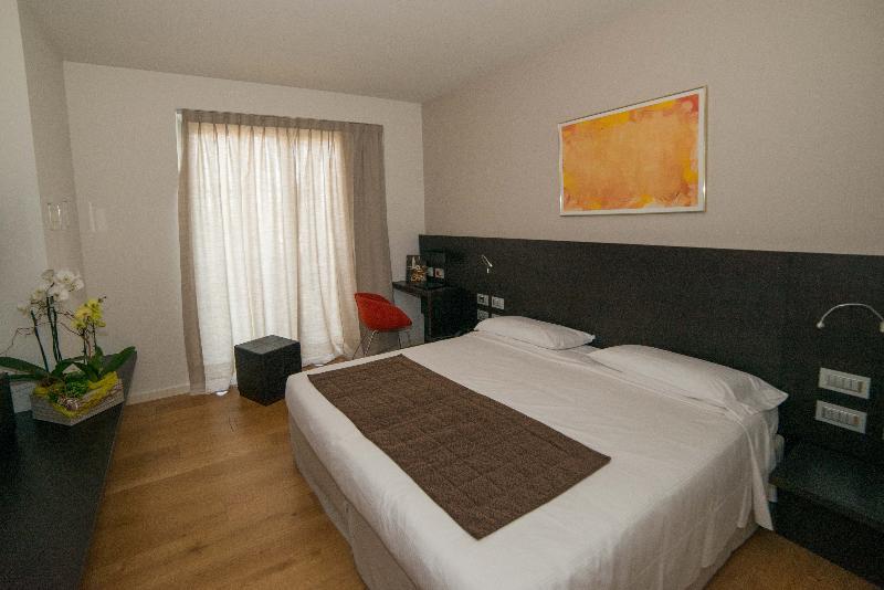 Mod 05 Bike Hotel ซานดรา ภายนอก รูปภาพ